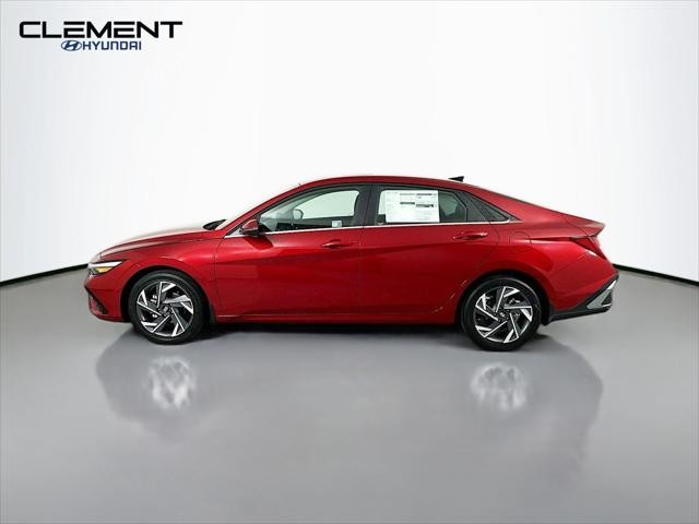 Hyundai Elantra Vehicle Full-screen Gallery Image 4