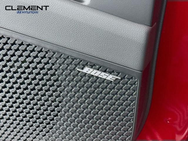 Hyundai Elantra Vehicle Full-screen Gallery Image 23