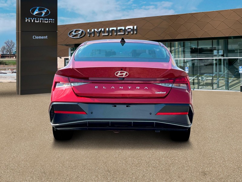 Hyundai Elantra Vehicle Full-screen Gallery Image 6