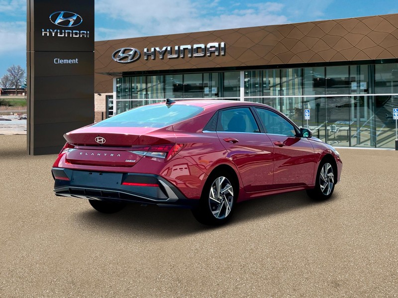 Hyundai Elantra Vehicle Full-screen Gallery Image 7