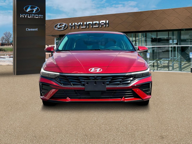 Hyundai Elantra Vehicle Full-screen Gallery Image 12