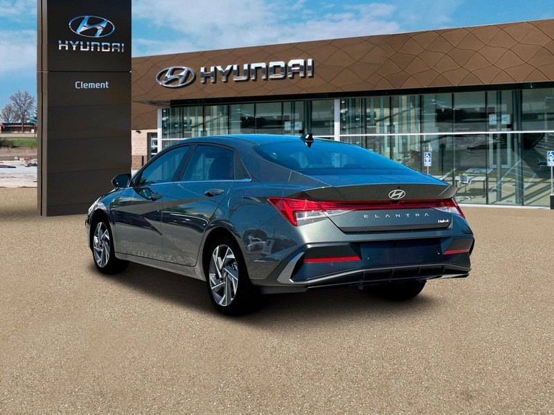 Hyundai Elantra Vehicle Full-screen Gallery Image 5