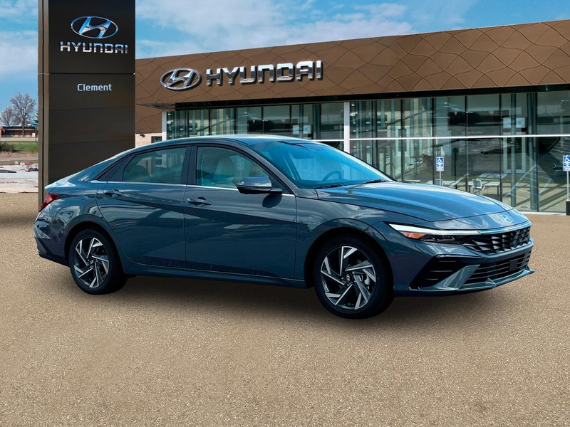 Hyundai Elantra Vehicle Full-screen Gallery Image 10