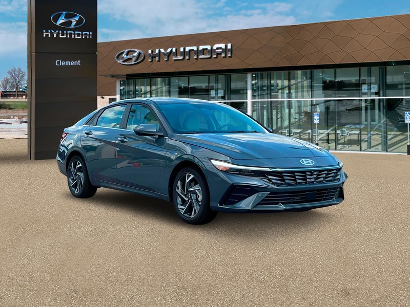 Hyundai Elantra Vehicle Full-screen Gallery Image 11