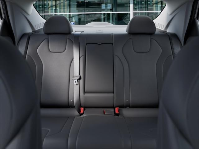 Hyundai Elantra Vehicle Full-screen Gallery Image 12
