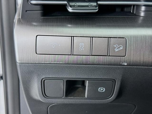 Hyundai Kona Vehicle Full-screen Gallery Image 12