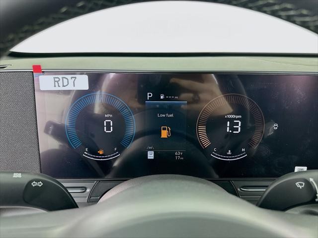 Hyundai Kona Vehicle Full-screen Gallery Image 16