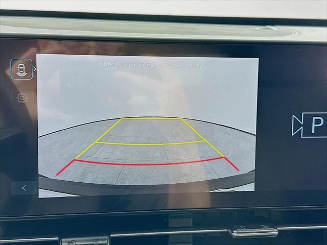 Hyundai Kona Vehicle Full-screen Gallery Image 18