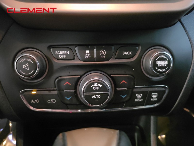Jeep Cherokee Vehicle Image 21