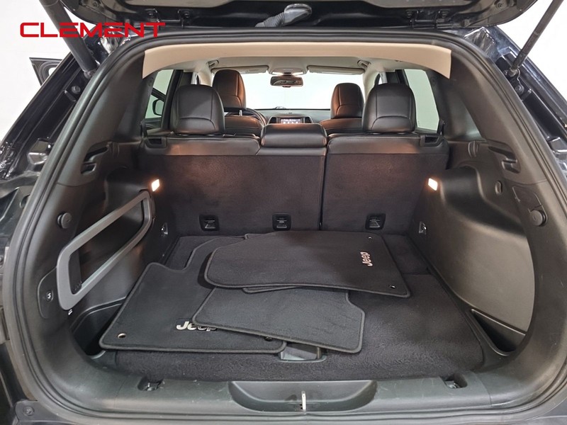 Jeep Cherokee Vehicle Image 32