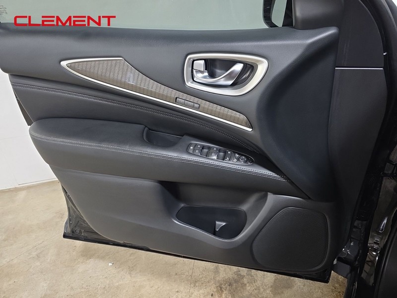 INFINITI QX60 Vehicle Image 24