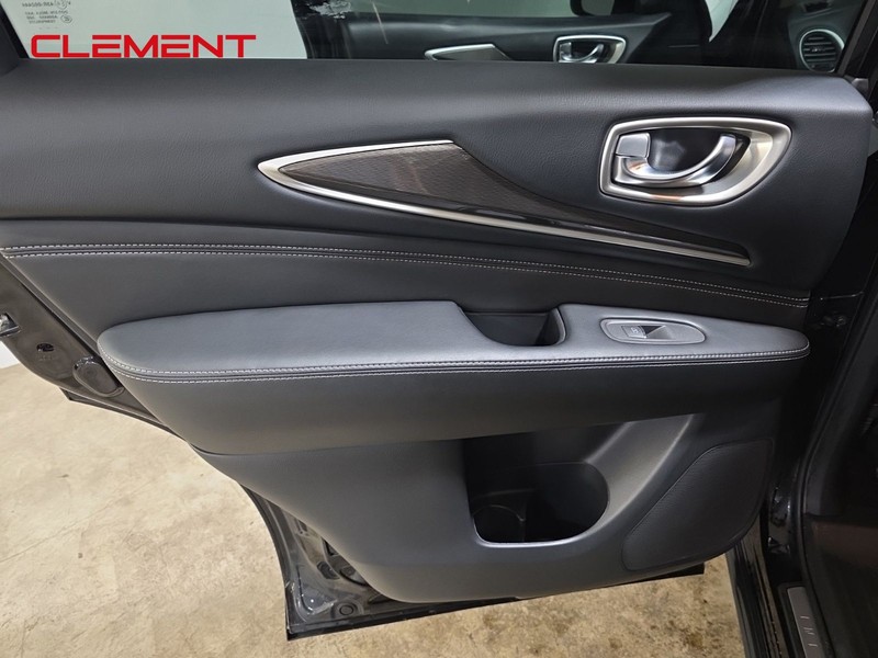 INFINITI QX60 Vehicle Image 27