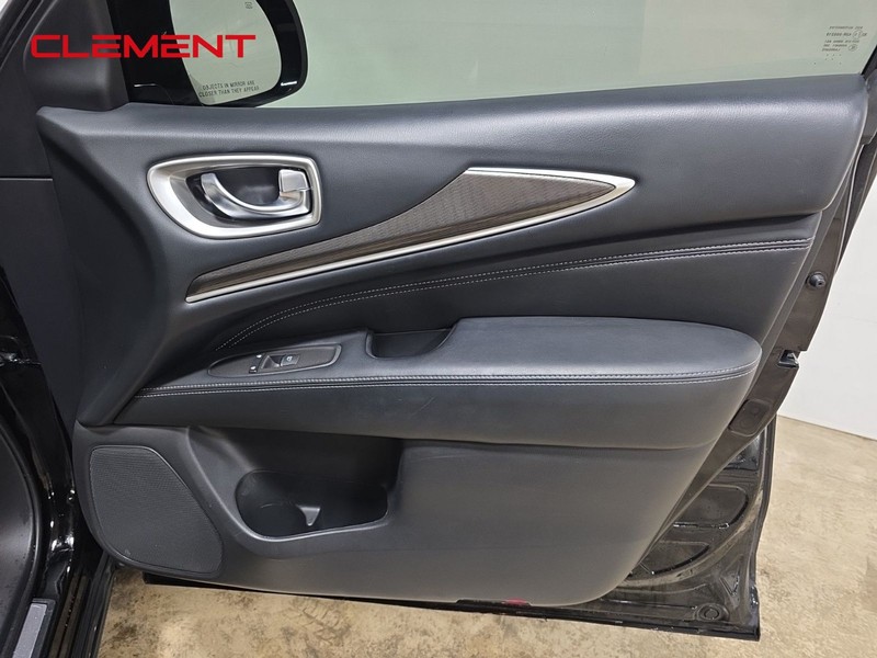 INFINITI QX60 Vehicle Image 33