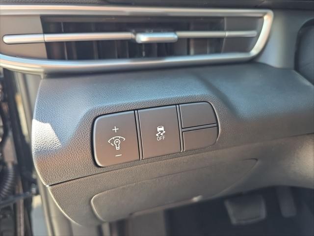 Hyundai Elantra Vehicle Full-screen Gallery Image 11