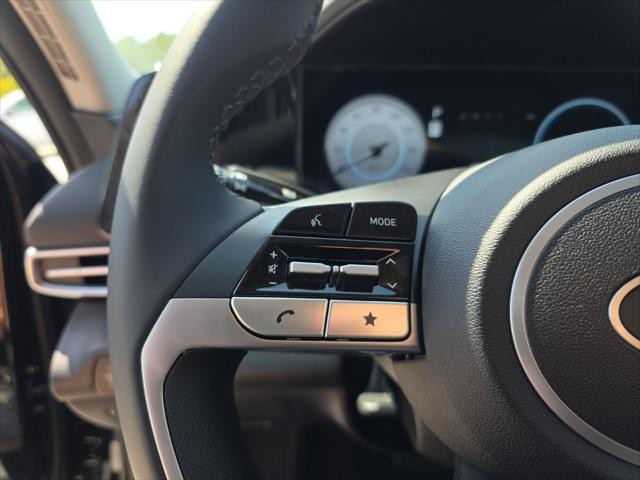 Hyundai Elantra Vehicle Full-screen Gallery Image 13