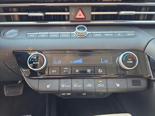 Hyundai Elantra Vehicle Full-screen Gallery Image 20