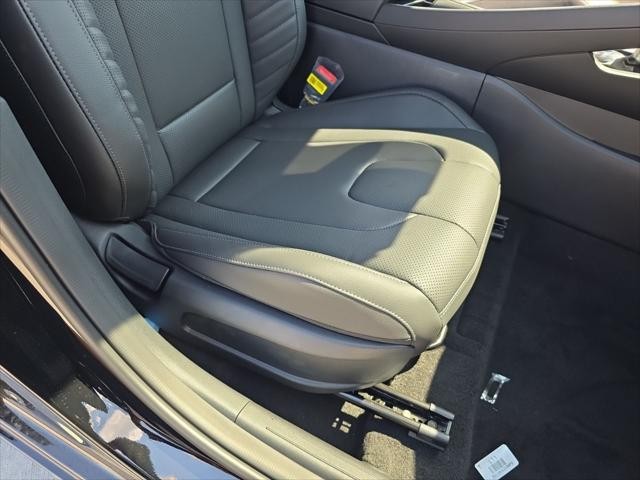 Hyundai Elantra Vehicle Full-screen Gallery Image 30