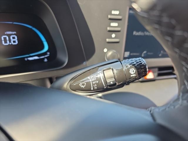 Hyundai Elantra Vehicle Full-screen Gallery Image 15