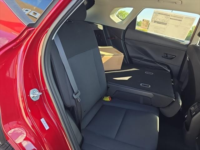 Hyundai Kona Vehicle Full-screen Gallery Image 26