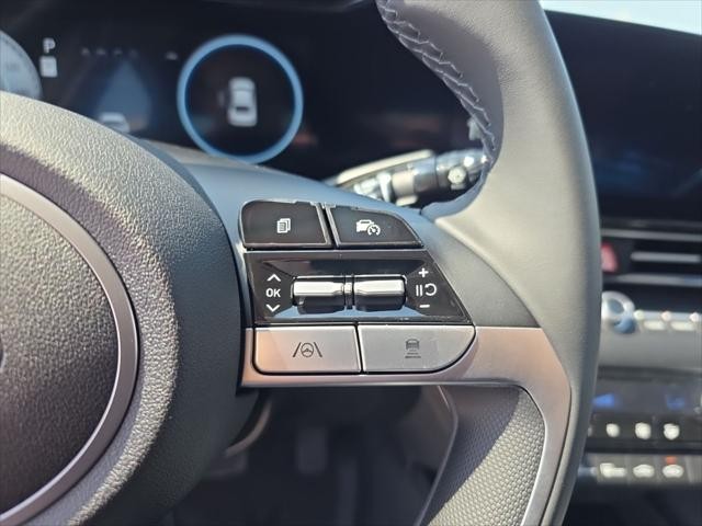 Hyundai Elantra Vehicle Full-screen Gallery Image 14