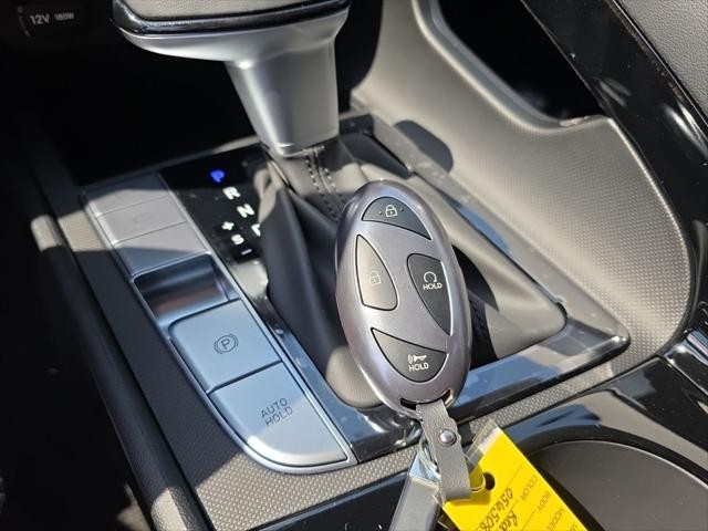 Hyundai Elantra Vehicle Full-screen Gallery Image 21