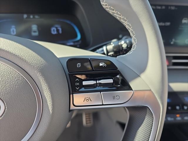 Hyundai Elantra Vehicle Full-screen Gallery Image 14