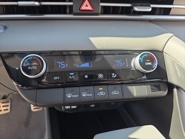 Hyundai Elantra Vehicle Full-screen Gallery Image 18