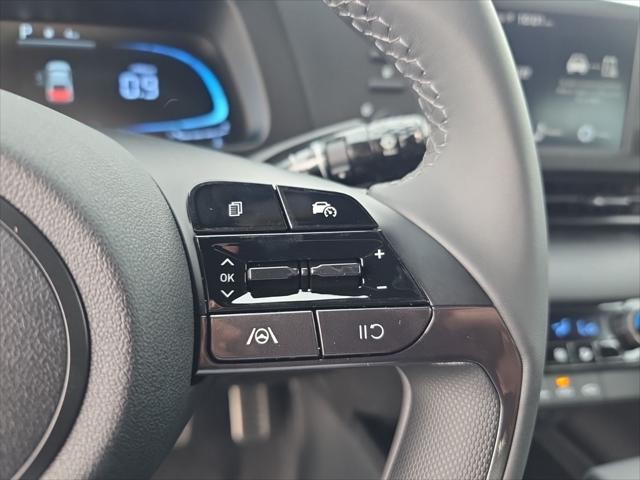 Hyundai Elantra Vehicle Full-screen Gallery Image 13