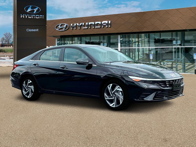 Hyundai Elantra Vehicle Full-screen Gallery Image 10