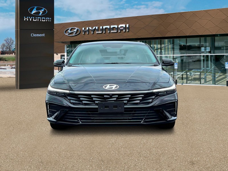 Hyundai Elantra Vehicle Full-screen Gallery Image 12