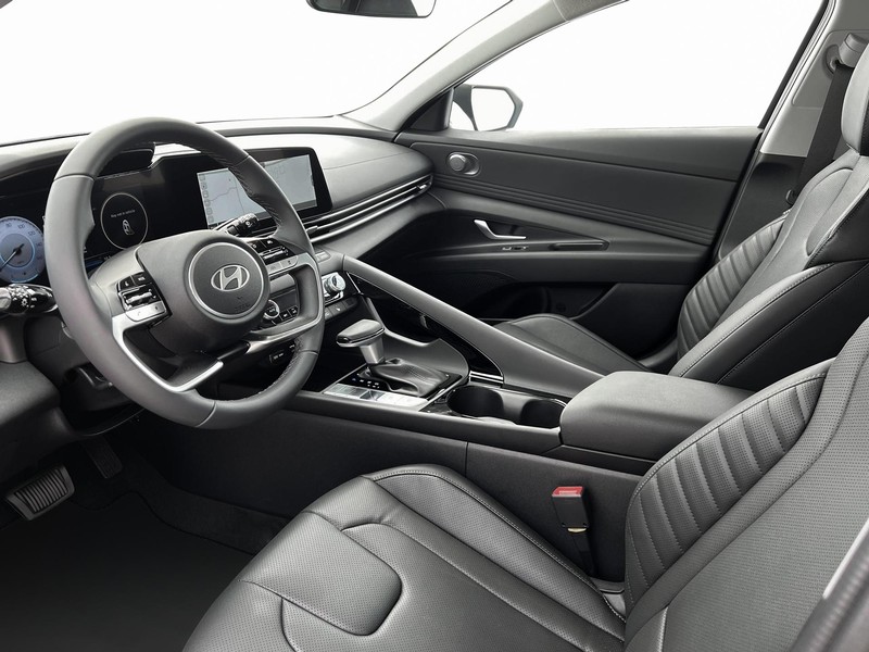 Hyundai Elantra Vehicle Full-screen Gallery Image 14