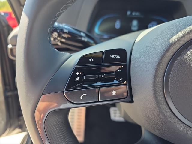 Hyundai Elantra Vehicle Full-screen Gallery Image 13