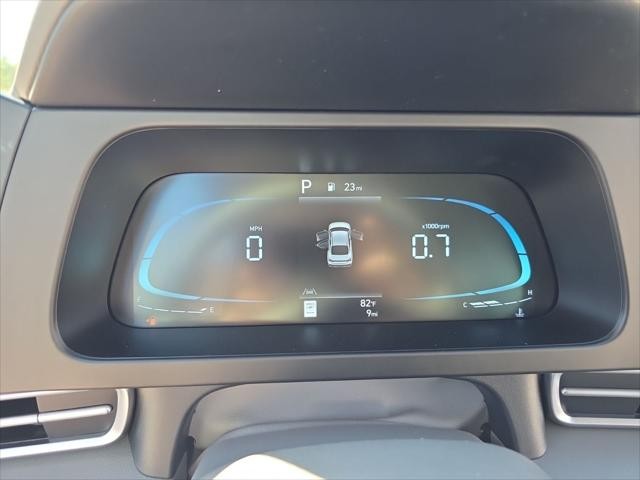 Hyundai Elantra Vehicle Full-screen Gallery Image 16