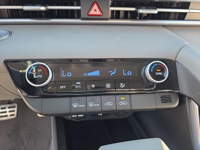 Hyundai Elantra Vehicle Full-screen Gallery Image 18