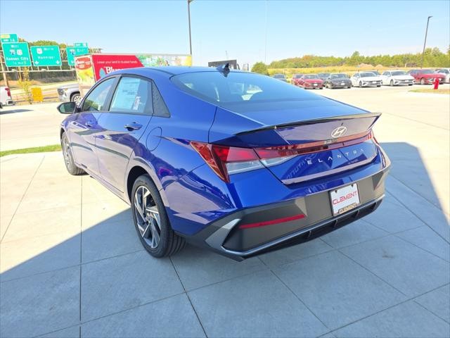 Hyundai Elantra Vehicle Full-screen Gallery Image 8