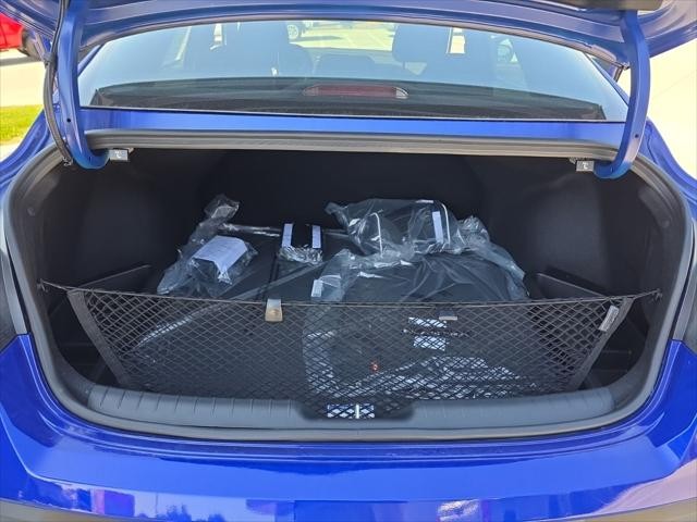 Hyundai Elantra Vehicle Full-screen Gallery Image 27