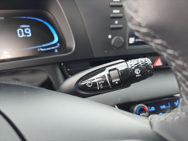 Hyundai Elantra Vehicle Full-screen Gallery Image 14