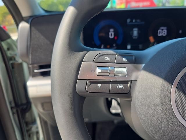 Hyundai Kona Vehicle Full-screen Gallery Image 13