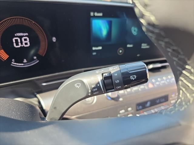 Hyundai Kona Vehicle Full-screen Gallery Image 15