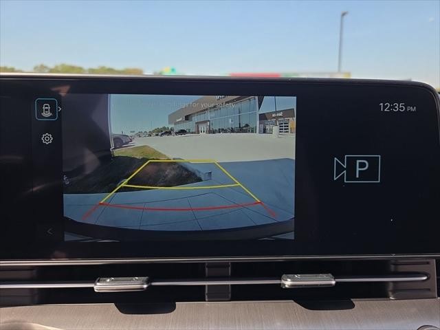 Hyundai Kona Vehicle Full-screen Gallery Image 18