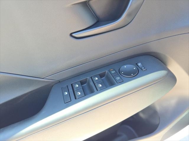 Hyundai Kona Vehicle Full-screen Gallery Image 22