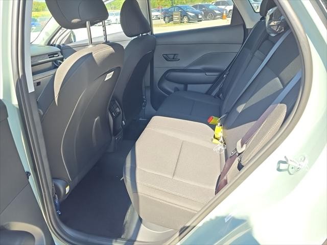 Hyundai Kona Vehicle Full-screen Gallery Image 27