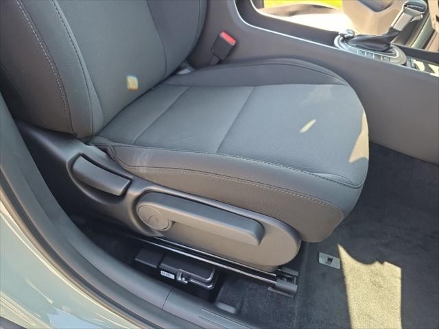 Hyundai Kona Vehicle Full-screen Gallery Image 29