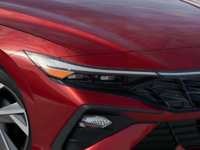Hyundai Elantra Vehicle Full-screen Gallery Image 9