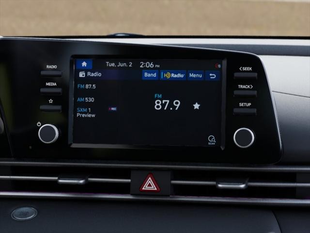 Hyundai Elantra Vehicle Full-screen Gallery Image 13