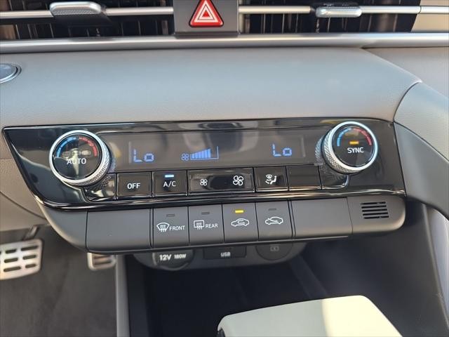 Hyundai Elantra Vehicle Full-screen Gallery Image 19