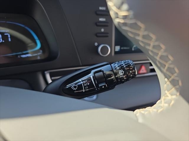 Hyundai Elantra Vehicle Full-screen Gallery Image 15