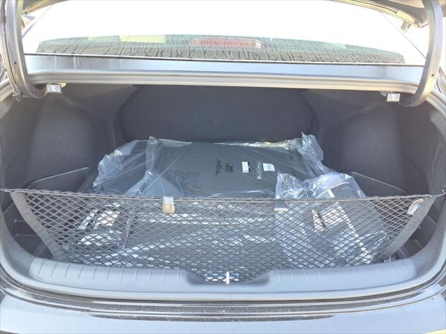 Hyundai Elantra Vehicle Full-screen Gallery Image 27