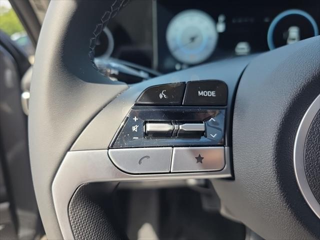 Hyundai Elantra Vehicle Full-screen Gallery Image 13