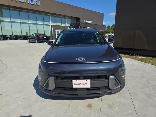 Hyundai Kona Vehicle Full-screen Gallery Image 2